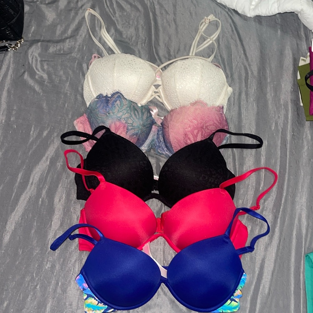 5 PINK bras. Size 34B
